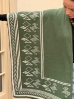 Chal étnico verde-beige - Imagen 2